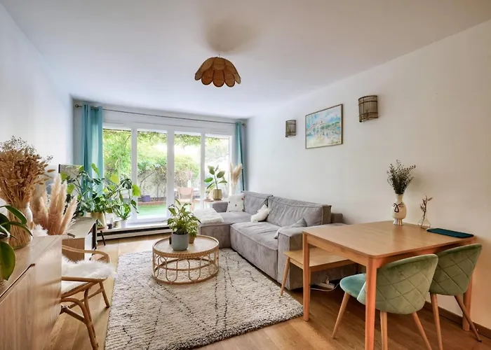 Cosy Apartment For 4 With Terrace